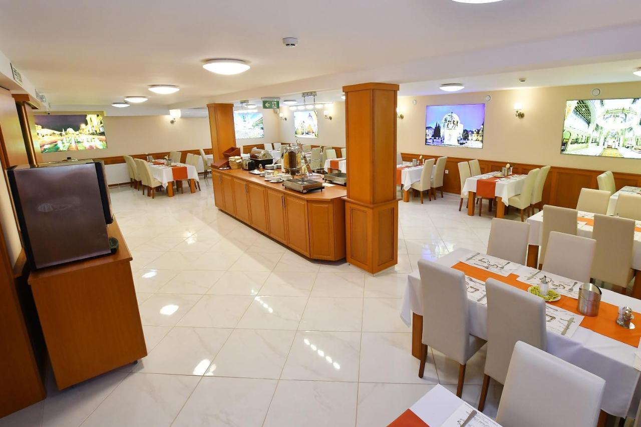 巴尔巴坎酒店 佩奇 外观 照片